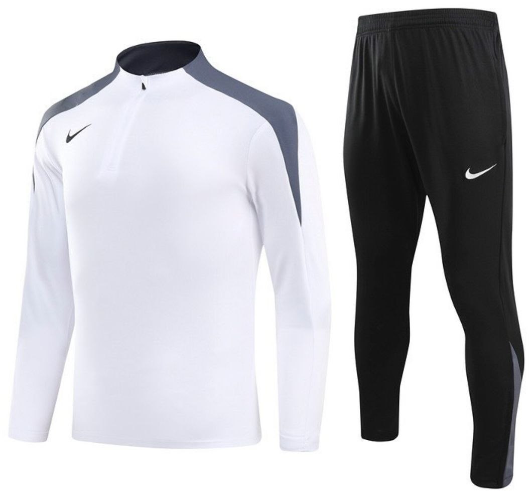 Nike 24/25